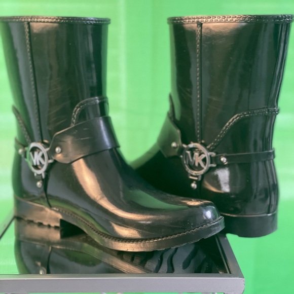 Michael Kors ankle rain boots. Size 11 - Picture 2 of 2